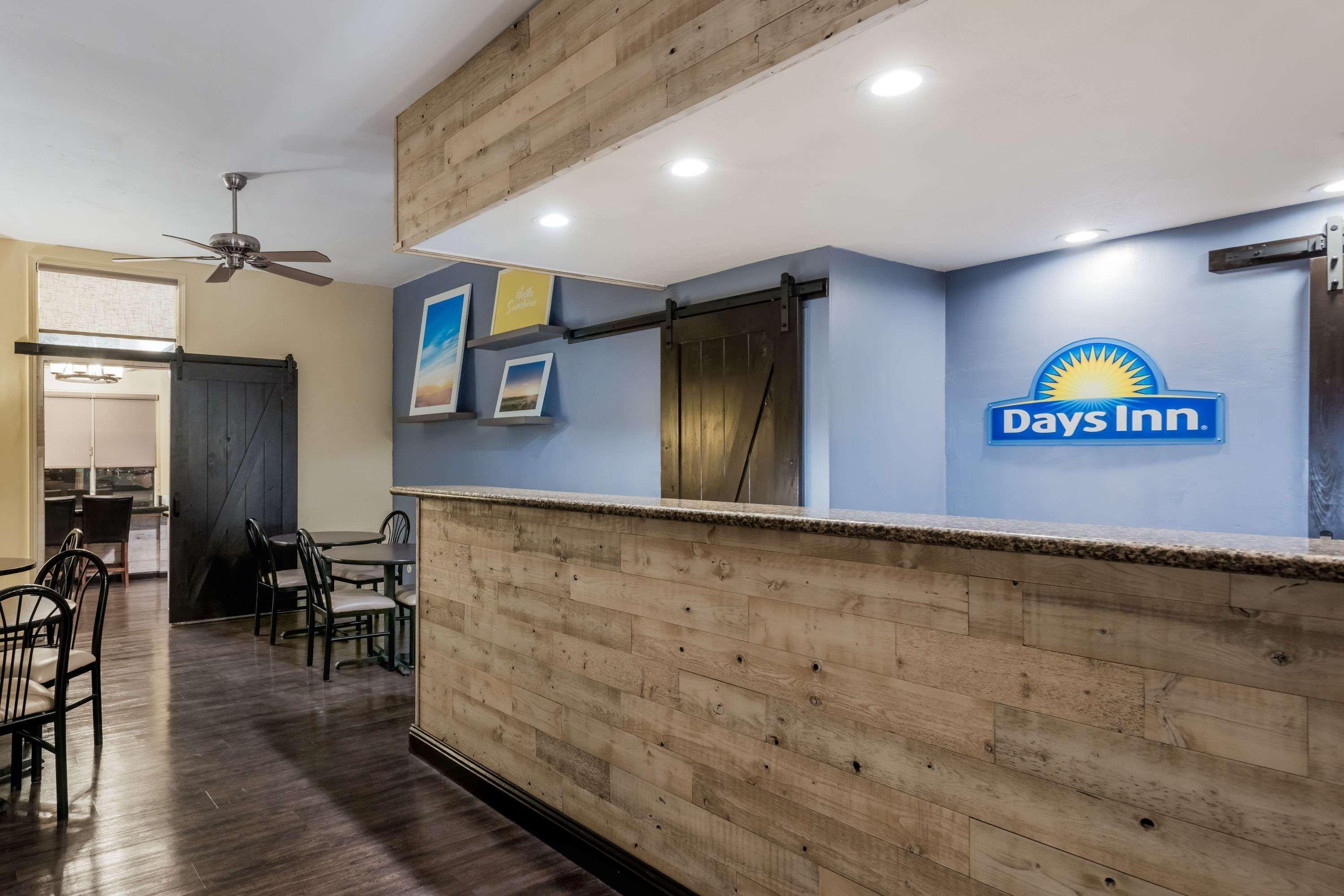 Days Inn & Suites By Wyndham Lodi Zewnętrze zdjęcie